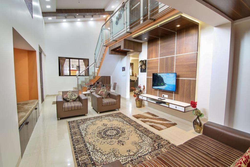 Titan Villa Панчгани Экстерьер фото