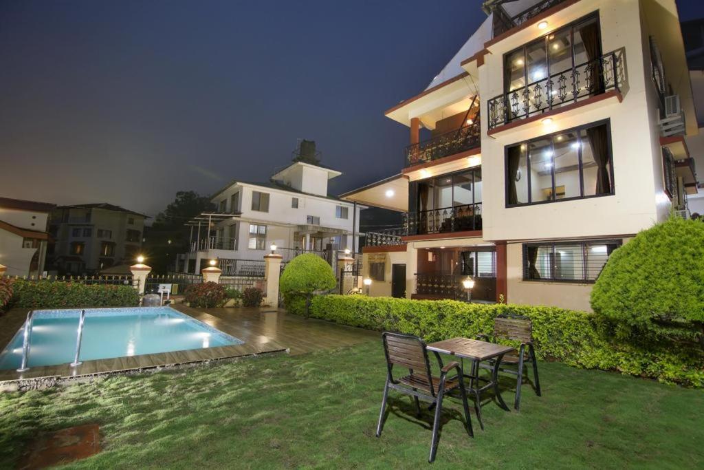 Titan Villa Панчгани Экстерьер фото